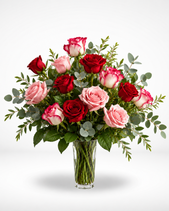 Elegant Rose Bouquet in Glass Vase (1)