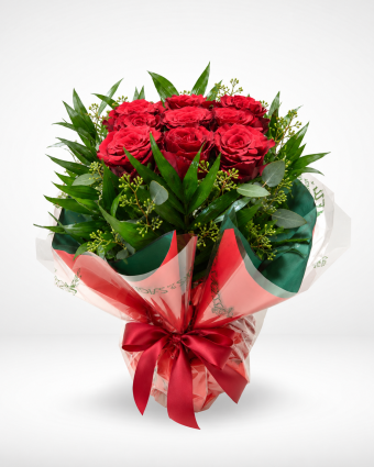Elegant Crimson Rose Bouquet