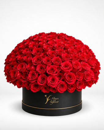 Bouquet de roses rouges en boîte noire